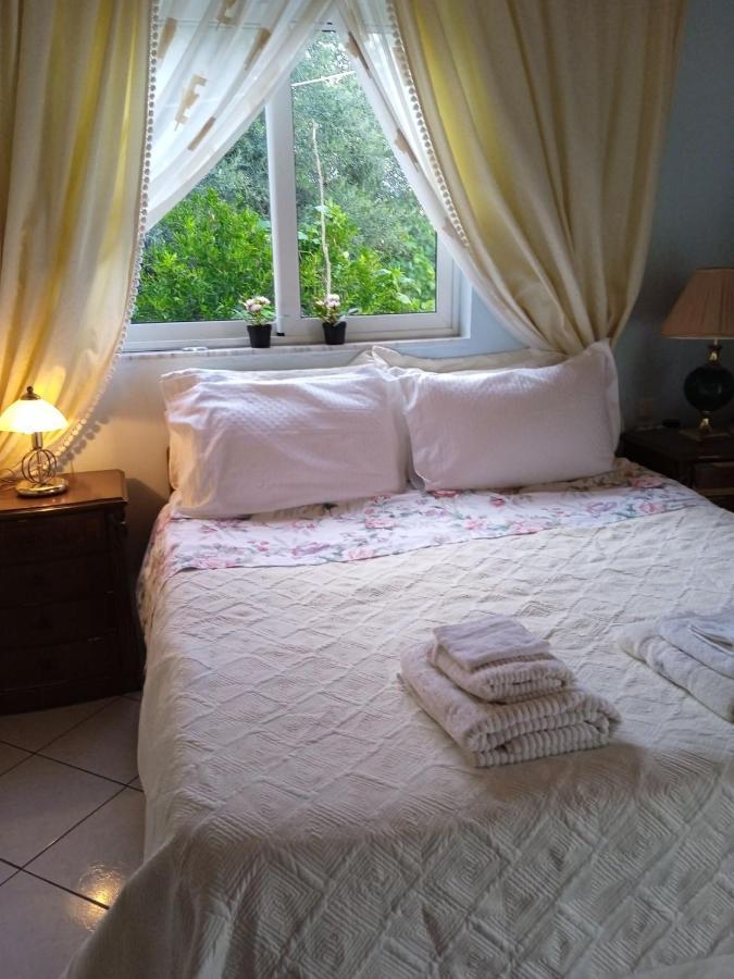 Rosemary House Pensionat Sarandë Eksteriør billede