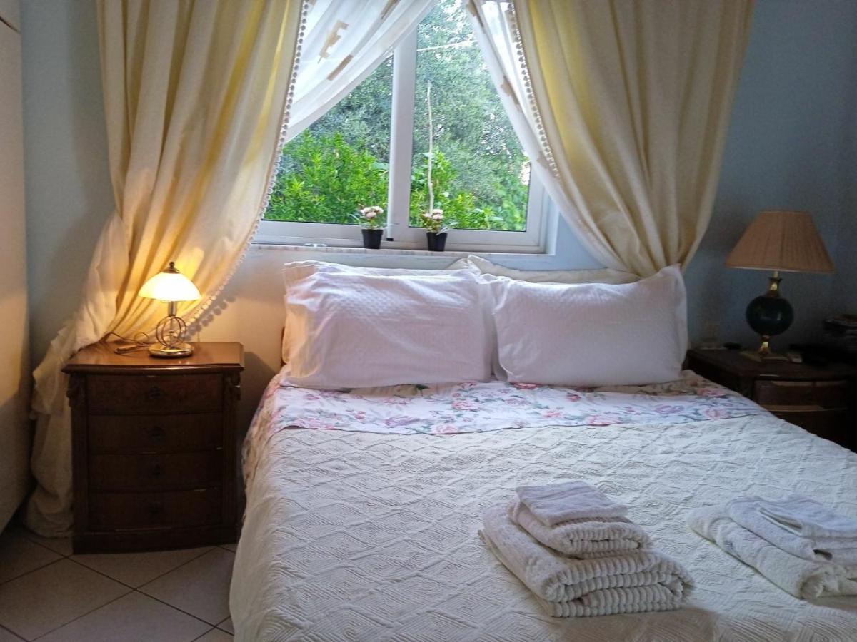 Rosemary House Pensionat Sarandë Eksteriør billede