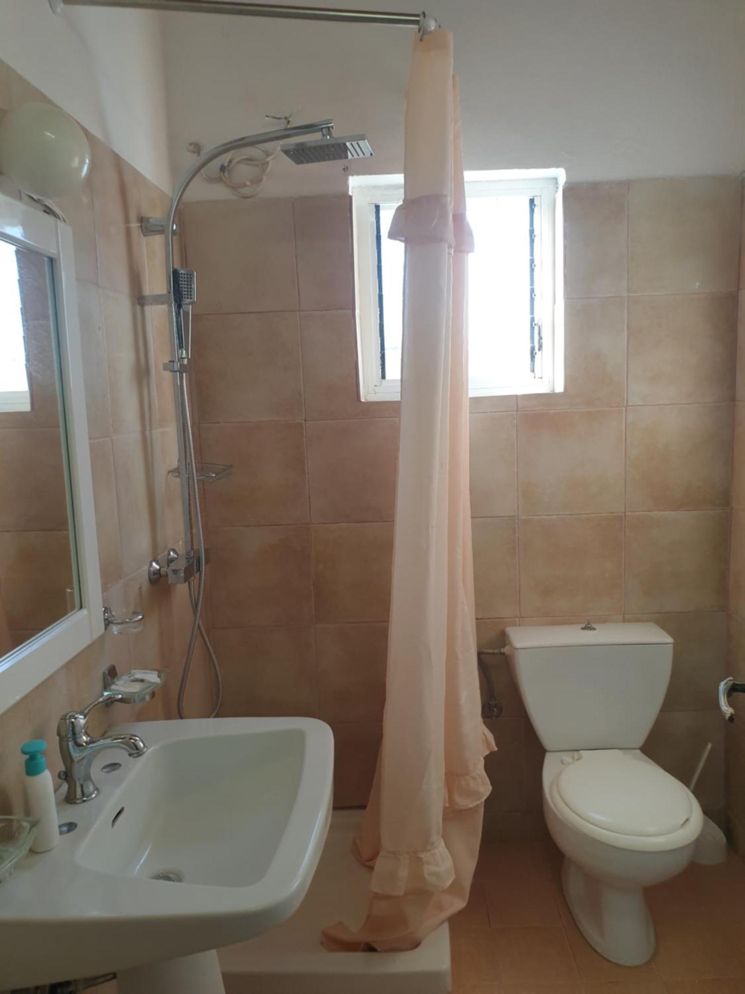 Rosemary House Pensionat Sarandë Værelse billede